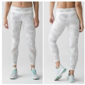 Lululemon Inspire Tight II Palm Camo White Nimbus Leggings Size 6
